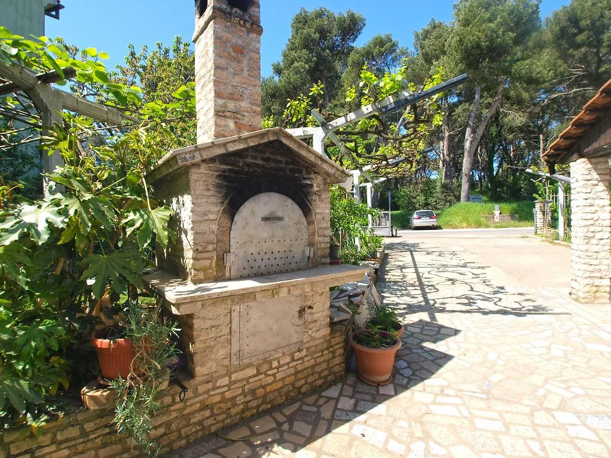 Apartments Pula 1618 Croatia